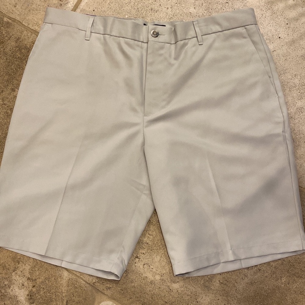 NWT Dockers 🔥 Microfiber Shorts Flat Front Sz 38 No Wrinkles